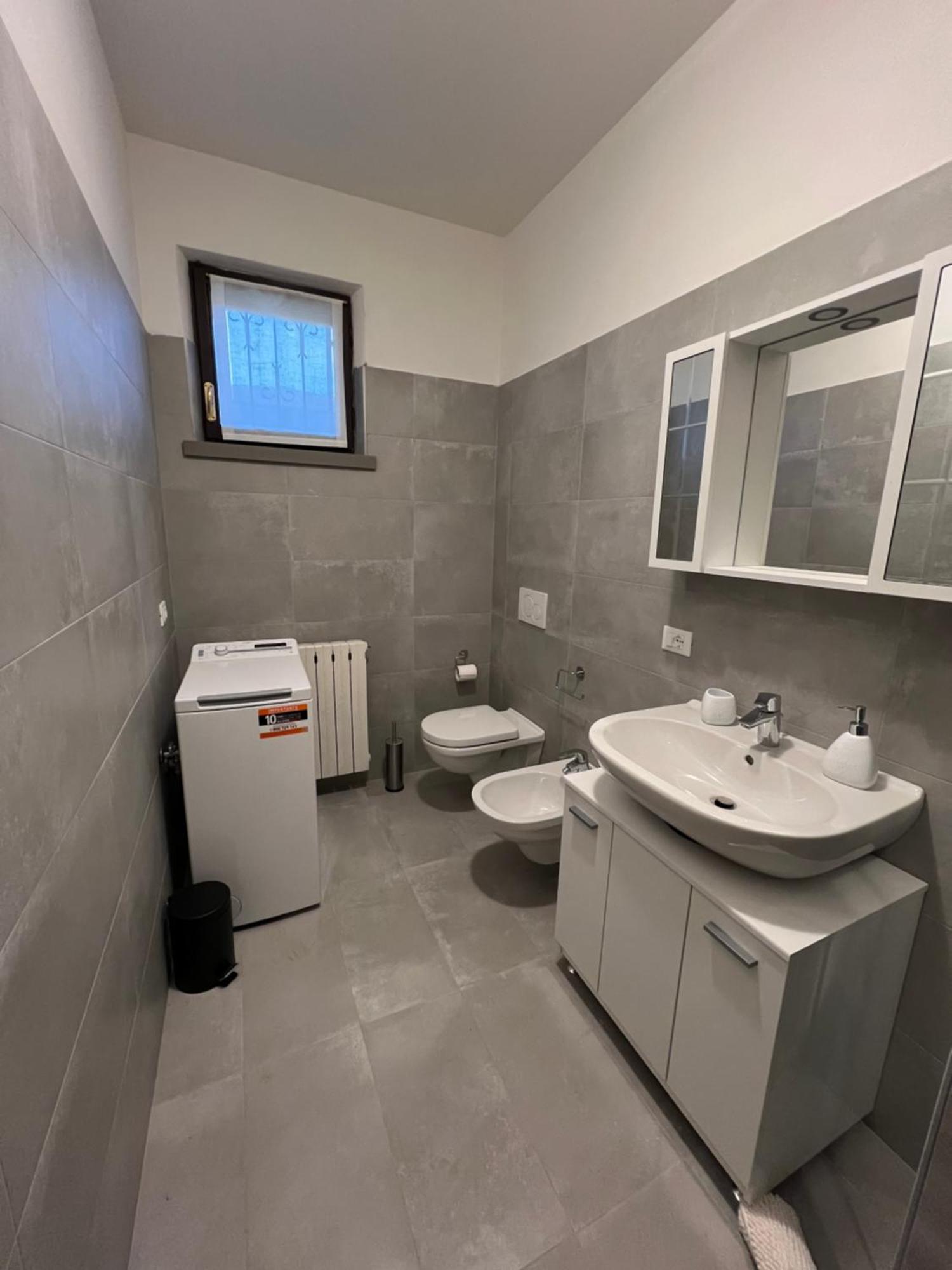La Vela Apartment Sirmione Exterior photo